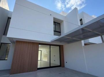 Casa · 173m² · 4 Ambientes · 2 Cocheras · Campo Chico - Duplex de Diseño a Estrenarte Gusta Vivir en un Barrio Exclusivo