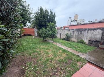 Casa · 85m² · 4 Ambientes · Casa en Olivos Sobre Amplio Lote Propio