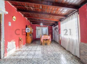 Casa · 120m² · 4 Ambientes · Casa en Venta en La Plata de 3 Dorm. Apto Banco