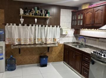 Casa · 119m² · 5 Ambientes · 2 Cocheras · Casa 5 Ambientes en Venta en Calzada con Quinch0