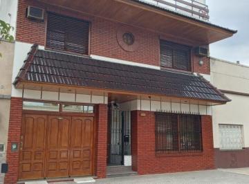 Casa de 4 ambientes, Mataderos · Casa de 220 m² con 3 Dorm. en Venta en Barrio Naón