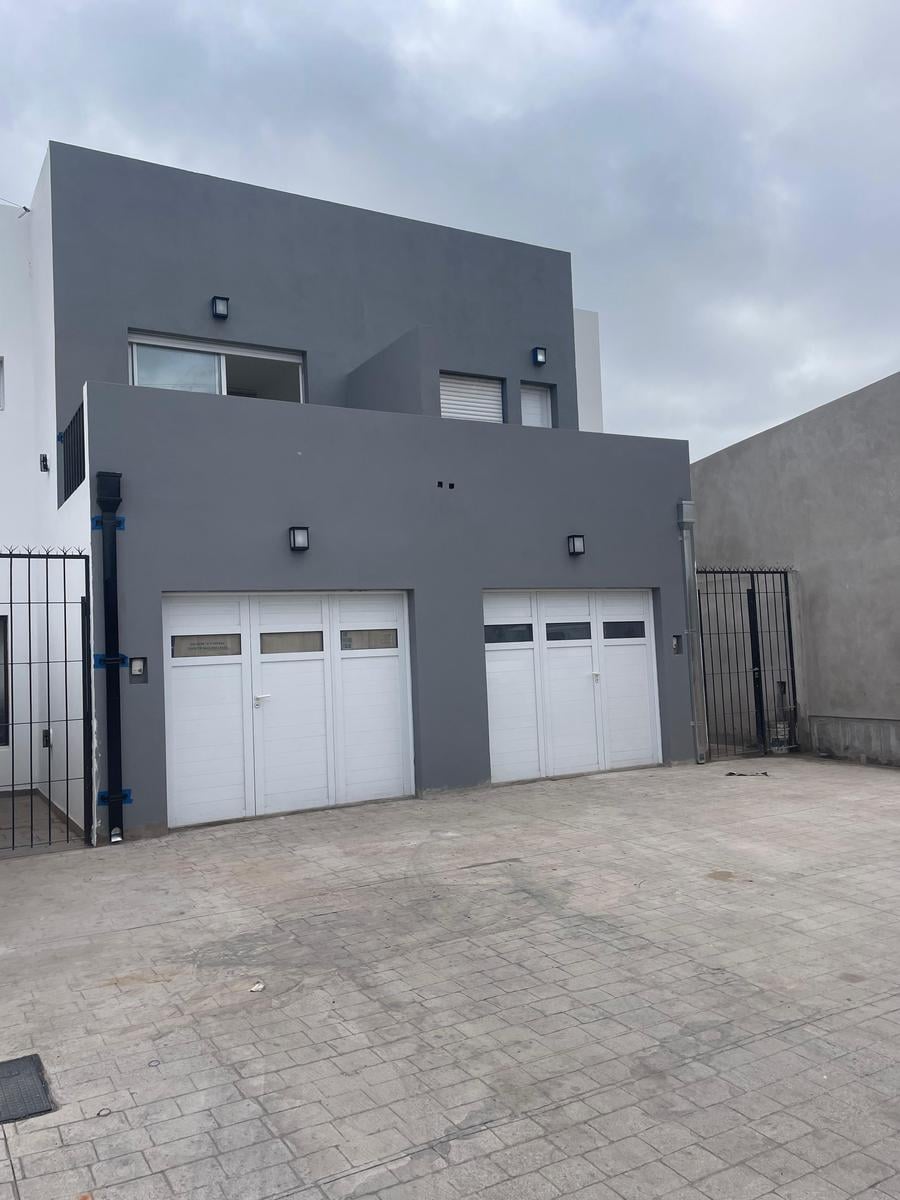 PH disponible 100m², 3 amb, 2 dorm, 2 baños, 1 cochera — Bouchez