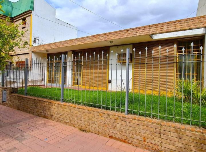 Casa · 161m² · 5 Ambientes · 1 Cochera
