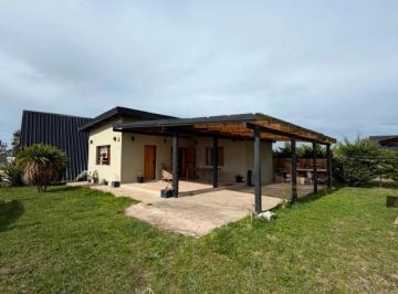 Casa · 53m² · 2 Ambientes · 2 Cocheras · Chalet 2 Ambientes