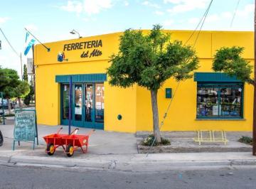 Fondo de comercio · 135m² · 4 Ambientes · Ferreteria en Cutral Có