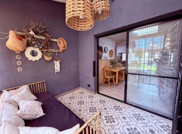 Casa · 103m² · 3 Ambientes · 1 Cochera · Venta Casa 3 Ambs. Piscina. Fondo Libre. Cochera