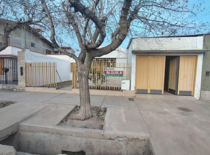 Casa · 250m² · 7 Ambientes · 1 Cochera