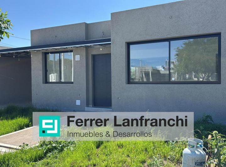 Casa · 253m² · 7 Ambientes · 1 Cochera