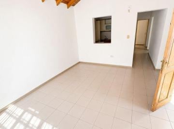Casa de 6 ambientes, Luzuriaga · Casa en Alquiler en Maipú – Zona Torreón, Club de Regatas, 3 Dorm., Cochera 2 Vehículos