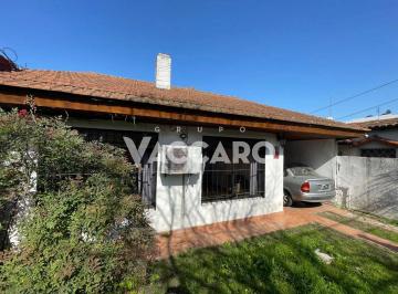 VCO-VCO-1467_2 · Casa en Venta de 4 Ambientes en Ituzaingó con 3 Dorm. Jardín y Pileta