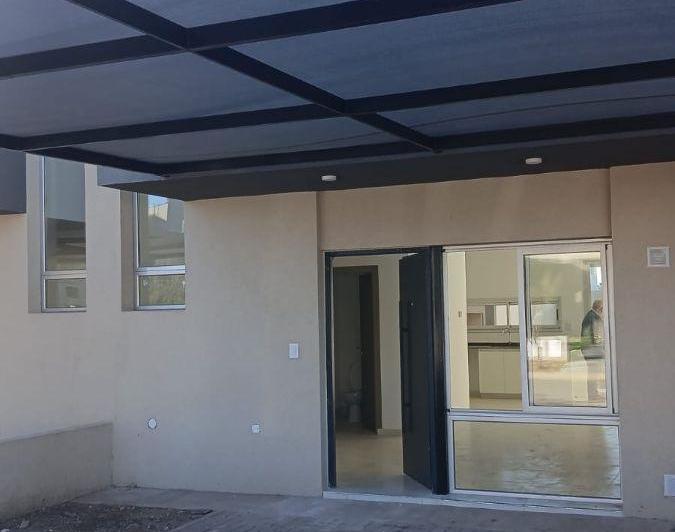 Casa · 150m² · 12 Ambientes · 2 Cocheras
