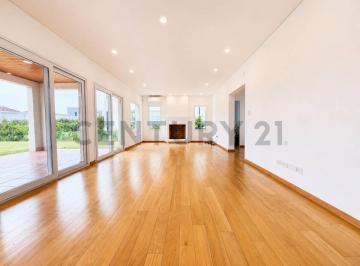 Casa · 200m² · 7 Ambientes · Venta Casa 7 Ambientes en Acacias Puertos del Lago | Permuta