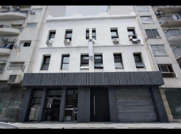 Local comercial · 67m² · 1 Ambiente · Edificio Comercial con Local de Capital Federal