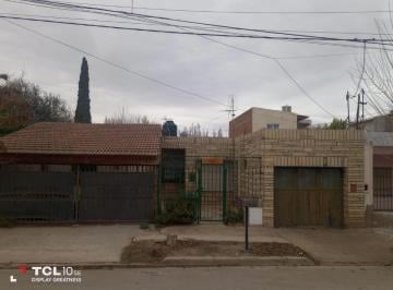 Casa de 3 ambientes, Neuquén · Casa de 300 m² con 2 Habitaciones en Venta en Confluencia Urbana