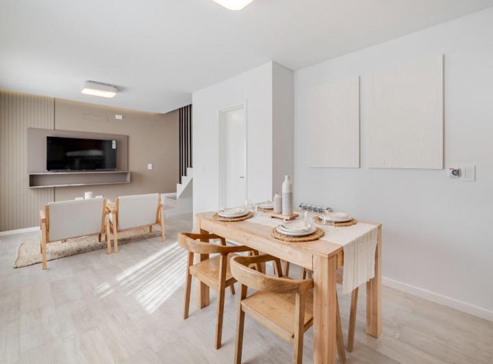 Casa · 104m² · 4 Ambientes · 2 Cocheras