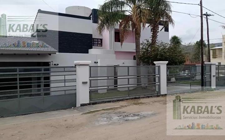 Casa · 500m² · 7 Ambientes · 3 Cocheras