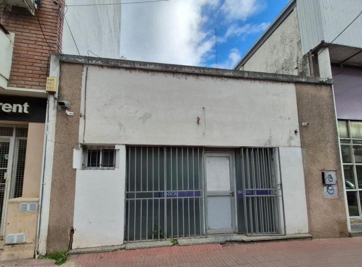 Local comercial · 242m²