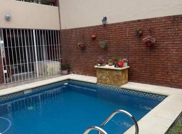Casa · 400m² · 5 Ambientes · 2 Cocheras · Casa Chalet en Venta en Parque Patricios, Capital Federal, Buenos Aires