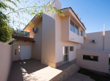 VENTA
Budapest 66. Villa del Lago. VCP

Excelente propiedad

Muy buen estado de  · Excelente. Casa 3 Dorm. con Pileta. Zona Residencial