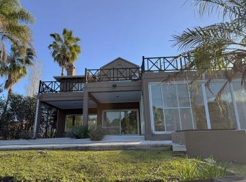 Casa · 204m² · 4 Ambientes · 1 Cochera · Casa en Alquiler en Las Glorietas, Nordelta, Tigre
