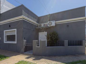 Casa · 100m² · 3 Ambientes · Venta Casa en Ciudad Jardin 3 Amb - Permuta