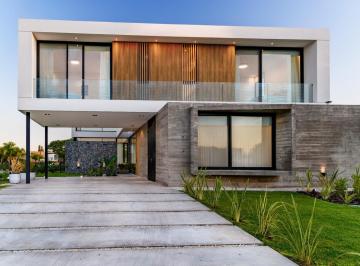 Casa · 404m² · 5 Ambientes · 2 Cocheras · Casa en Venta San Eliseo Country Golf San Vicente - Canning