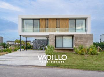 Casa · 404m² · 5 Ambientes · 2 Cocheras · Casa en Venta San Eliseo Country Golf San Vicente - Canning