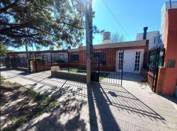 Casa · 142m² · 3 Ambientes · 1 Cochera · Casa en Oportunidad 2 Dorm. B Panamericano