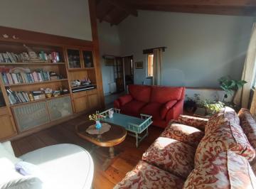 Casa · 154m² · 4 Ambientes · 2 Cocheras · Casa en Jardin Botanico - Bajada del Parana Al 200