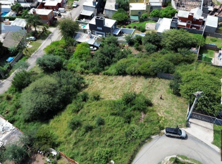 Terreno · 670m²