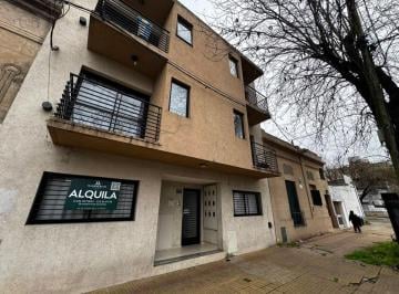 Departamento de 1 ambiente, La Plata · Monoambiente con Patio en Alquiler