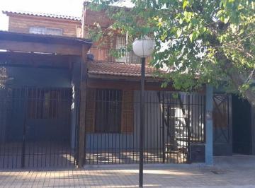 Casa · 230m² · 6 Ambientes · 1 Cochera · Venta de Vivienda en Barrio Tamarindo II Las Heras