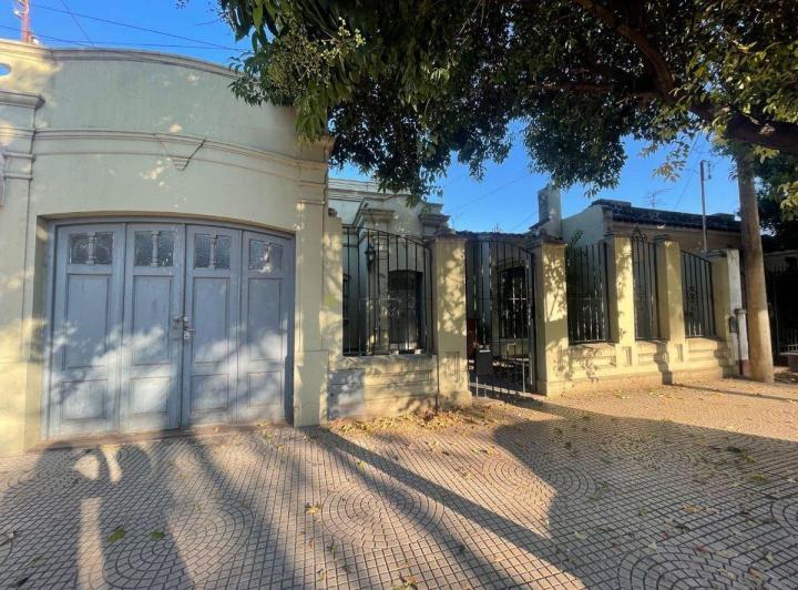 Casa · 143m² · 4 Ambientes · 1 Cochera