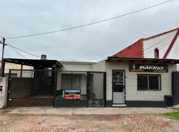 Casa de 4 ambientes, Almirante Brown · Casa C/ 3 Duplex y 1 Local en Venta