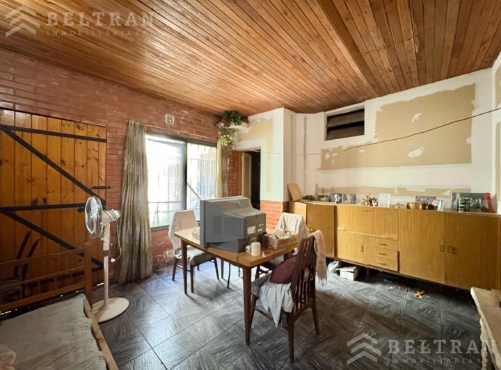 Terreno · 99m² · 5 Ambientes