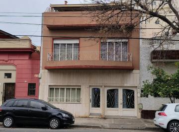 Frente · Hermosa Casa en Venta en El Barrio de Villa del Parque