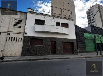 Casa · 235m² · 9 Ambientes · Venta de Casa en Alberdi - 9 Dorm. - Ideal Inversion