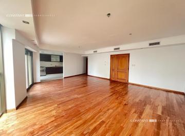 Departamento · 140m² · 5 Ambientes · 1 Cochera · Departamento en 13 E/ 55 y 56 5to Piso