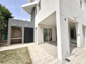 Departamento · 120m² · 5 Ambientes · 2 Cocheras · Departamento Tipo Duplex en Venta Barrio La Aurora - La Plata