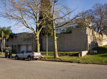 Casa · 544m² · 10 Ambientes · 2 Cocheras · Venta Casa 10 Amb Sobre La Rambla de Colonia, Uruguay.