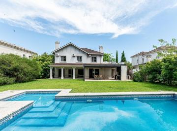 Casa · 240m² · 5 Ambientes · 2 Cocheras · Casa en Barrio La Alameda Nordelta