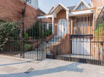 Casa · 330m² · 7 Ambientes · 3 Cocheras · Muy Linda Casa en Belgrano Chico con Pileta y Cochera