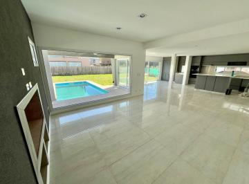 Casa · 240m² · 5 Ambientes · 2 Cocheras · Venta Casa en Lagoon Pilar