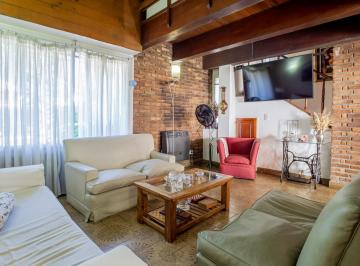 Casa · 190m² · 4 Ambientes · 1 Cochera · Casa en La Horqueta
