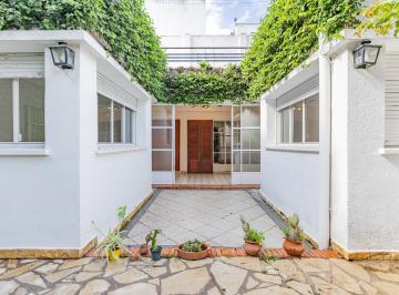 Casa · 269m² · 6 Ambientes · 1 Cochera · PH con Jardin y Pileta a m de La Catedral de La Plata