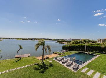 Casa · 1750m² · 7 Ambientes · 4 Cocheras · Casa Premium a La Laguna con Piscina, Spa y Muelle – San Sebastián