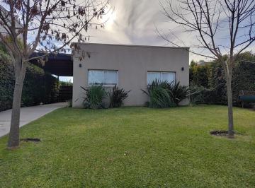 Casa · 120m² · 5 Ambientes · 2 Cocheras · Venta Casa en Santa Elena, Pilar del Este