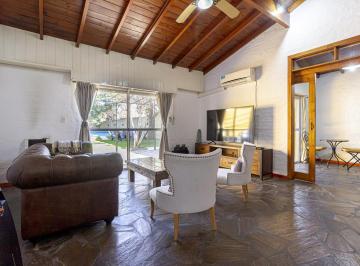 Casa · 152m² · 4 Ambientes · 2 Cocheras · Ingeniero Maschwitz | Casa con 3 Dorm. Playroom | Pileta y Jardín. Servicios Sobre Asfalto.