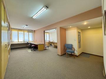 Oficina comercial · 60m² · 3 Ambientes · Oficina Comercial a m de Av Belgrano Sobre Calle Santiago del Estero en El Barrio de Monserrat