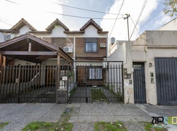 PH · 95m² · 4 Ambientes · 1 Cochera · Venta Duplex de 4 Amb con Parrilla, Jardín y Quincho en Ramos Mejia